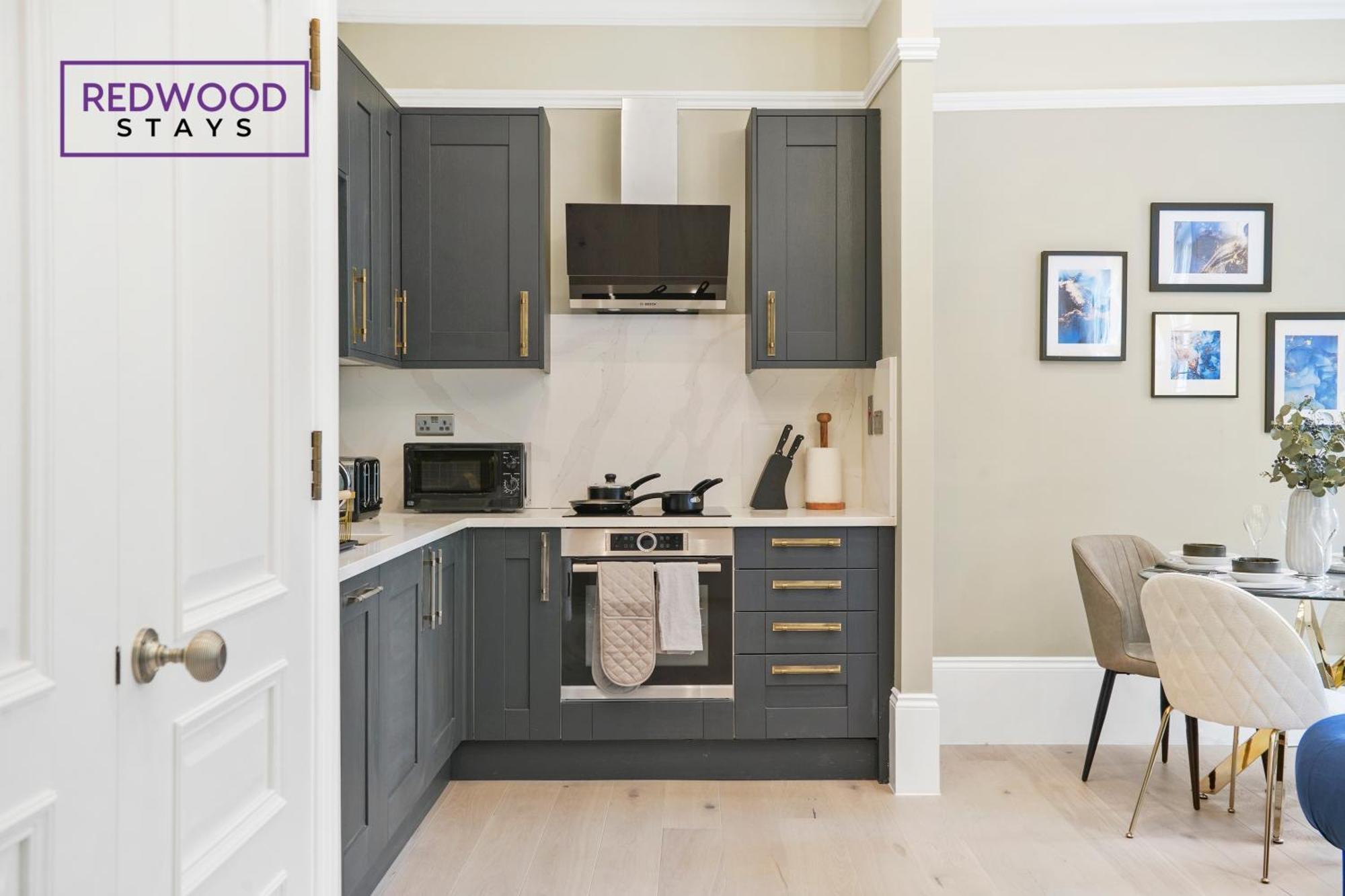 Top Quality 2 Bed 1 Bath Apartments For Contractors By Redwood Stays 독서 외부 사진