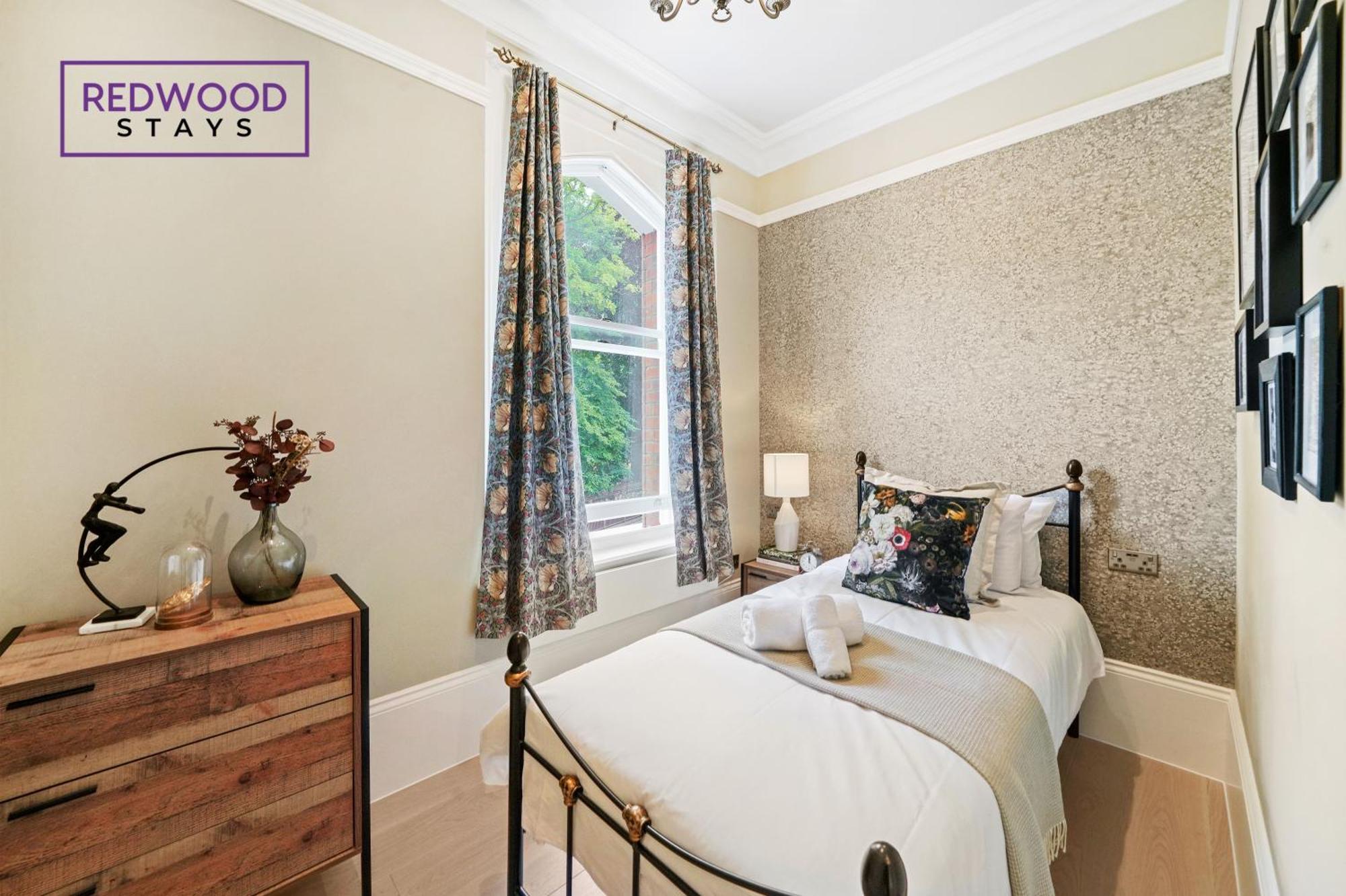 Top Quality 2 Bed 1 Bath Apartments For Contractors By Redwood Stays 독서 외부 사진