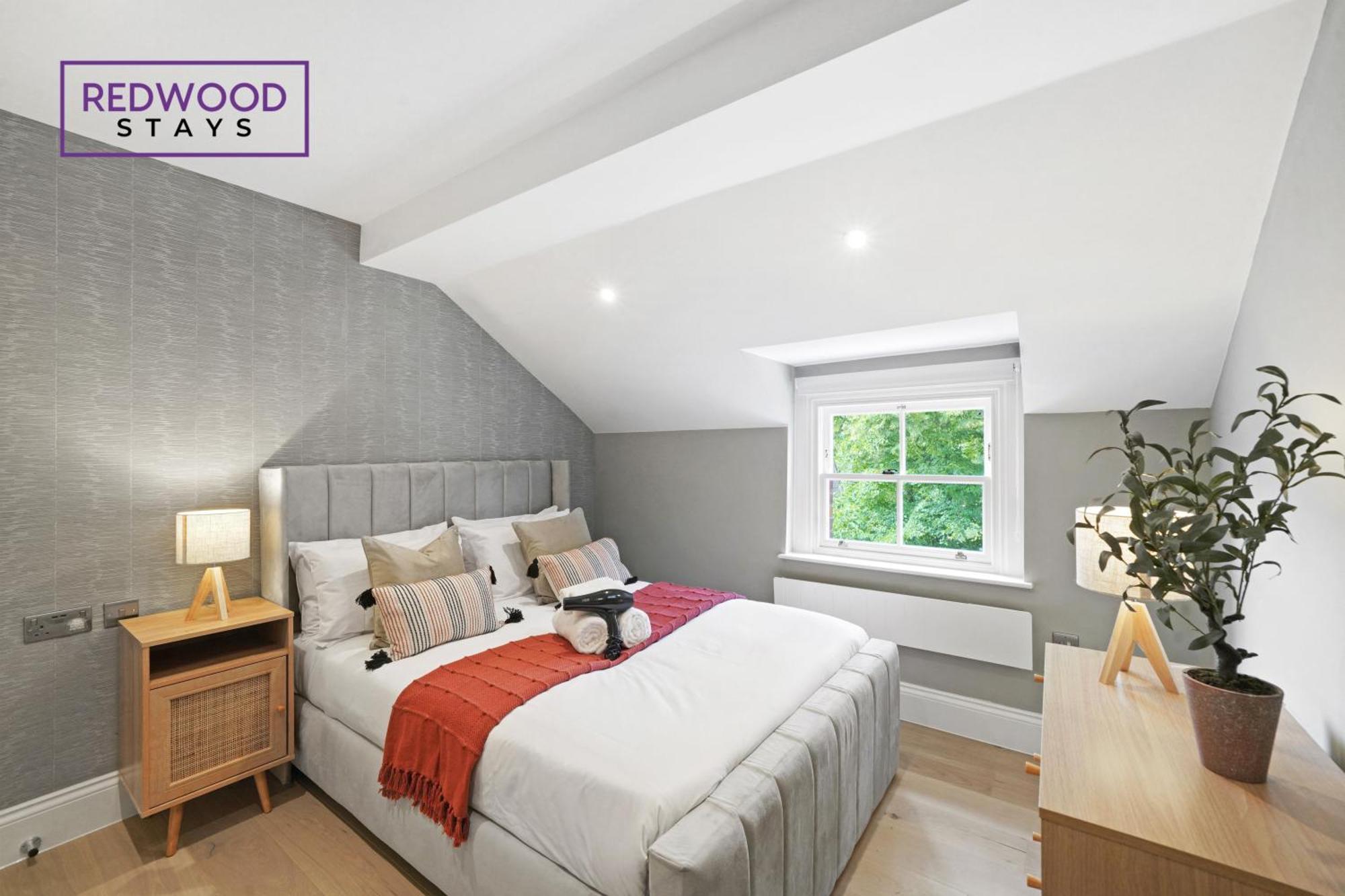 Top Quality 2 Bed 1 Bath Apartments For Contractors By Redwood Stays 독서 외부 사진